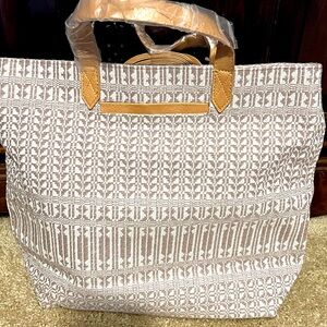 Thirty-one tote brand new with tags